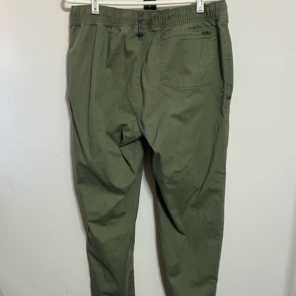 LL Bean Green Pants - Picture 6 of 10